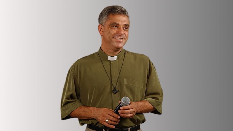 Padre Léo: Contador de histórias.